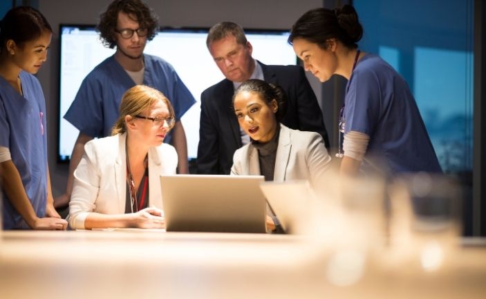 Consultoría en experiencia del paciente: la ventaja competitiva que está impulsando el crecimiento de las clínicas en Latinoamérica